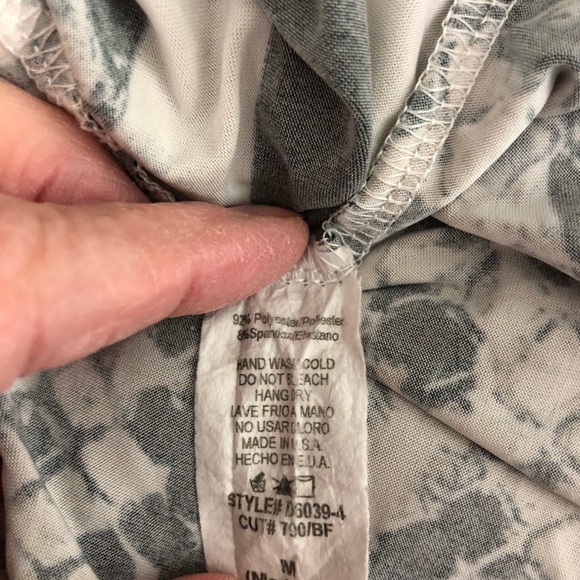 LOVE COUTURE DOLMAN SLEEVE SCOOP NECK SIZE MED - Picture 7 of 7